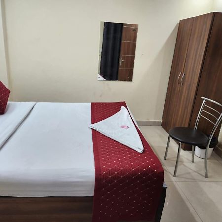 Hotel Cozy Cave Nowe Delhi Zewnętrze zdjęcie