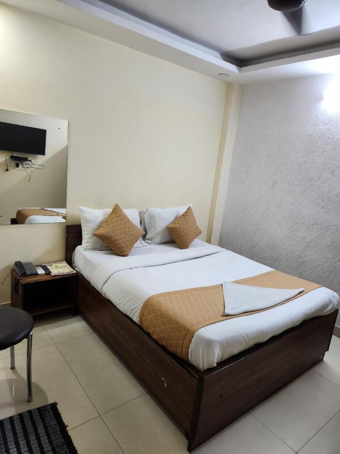 Hotel Cozy Cave Nowe Delhi Zewnętrze zdjęcie