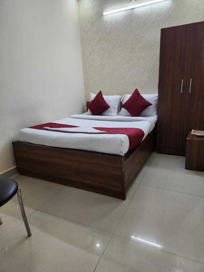 Hotel Cozy Cave Nowe Delhi Zewnętrze zdjęcie