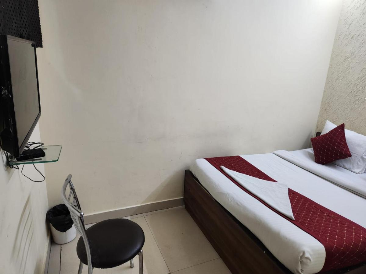 Hotel Cozy Cave Nowe Delhi Zewnętrze zdjęcie