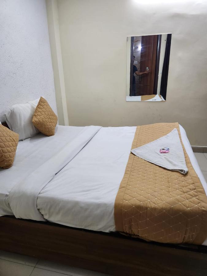 Hotel Cozy Cave Nowe Delhi Zewnętrze zdjęcie