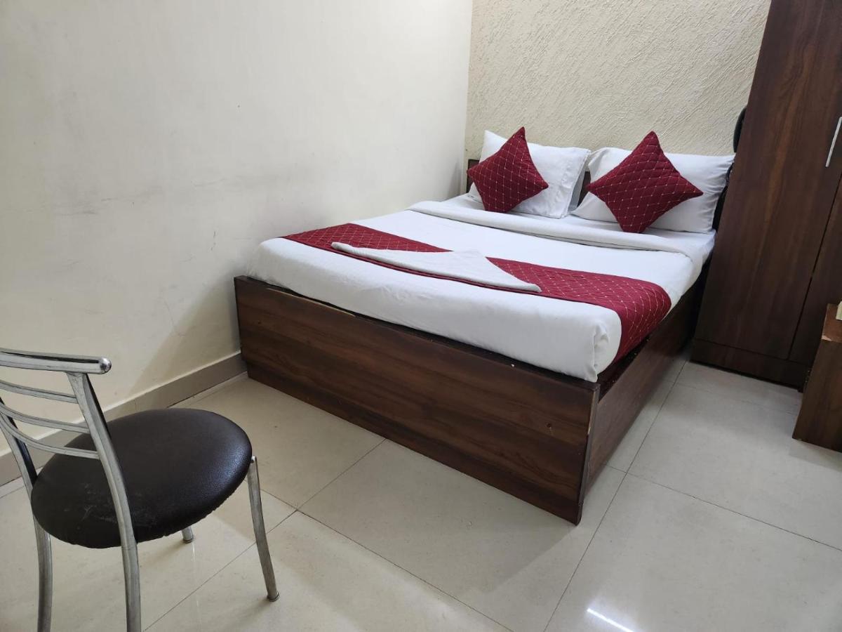 Hotel Cozy Cave Nowe Delhi Zewnętrze zdjęcie