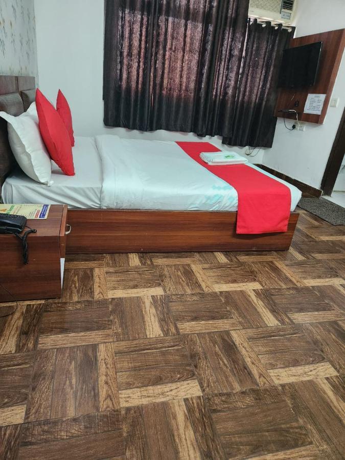 Hotel Cozy Cave Nowe Delhi Zewnętrze zdjęcie