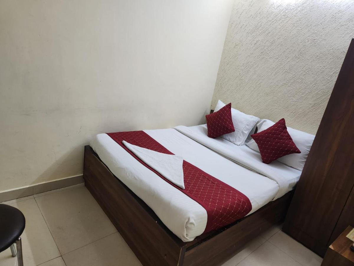 Hotel Cozy Cave Nowe Delhi Zewnętrze zdjęcie