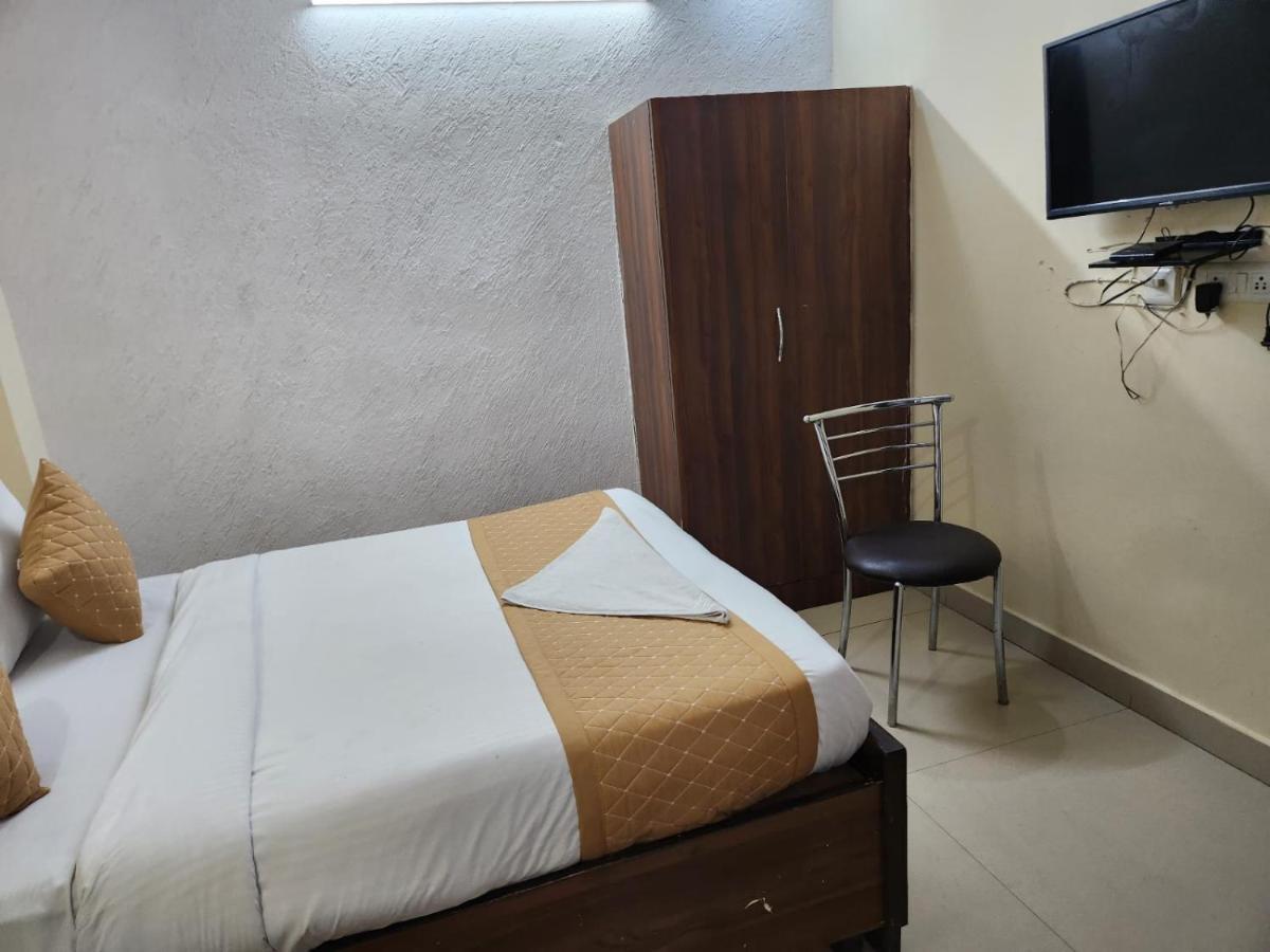 Hotel Cozy Cave Nowe Delhi Zewnętrze zdjęcie