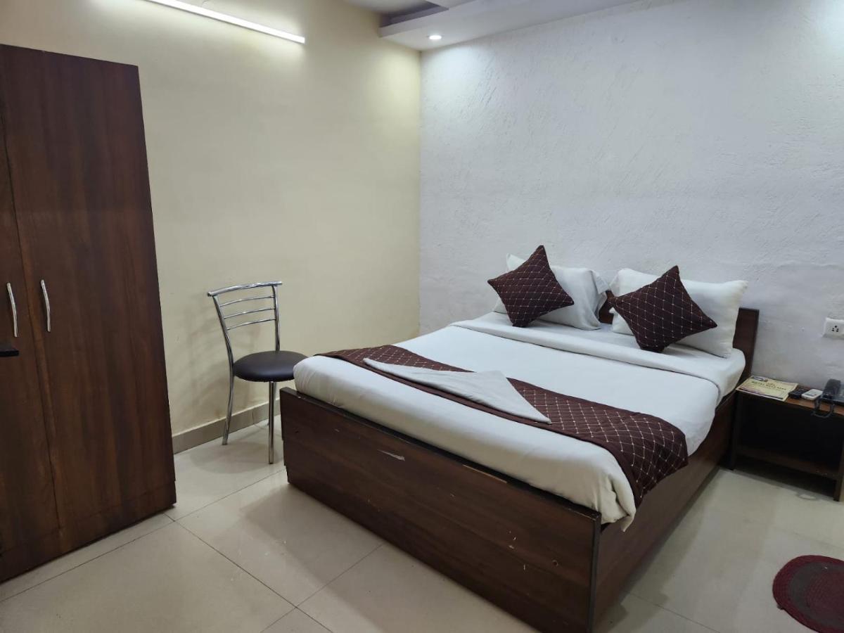 Hotel Cozy Cave Nowe Delhi Zewnętrze zdjęcie
