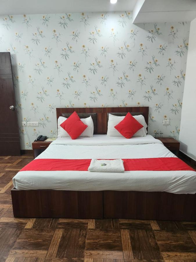 Hotel Cozy Cave Nowe Delhi Zewnętrze zdjęcie